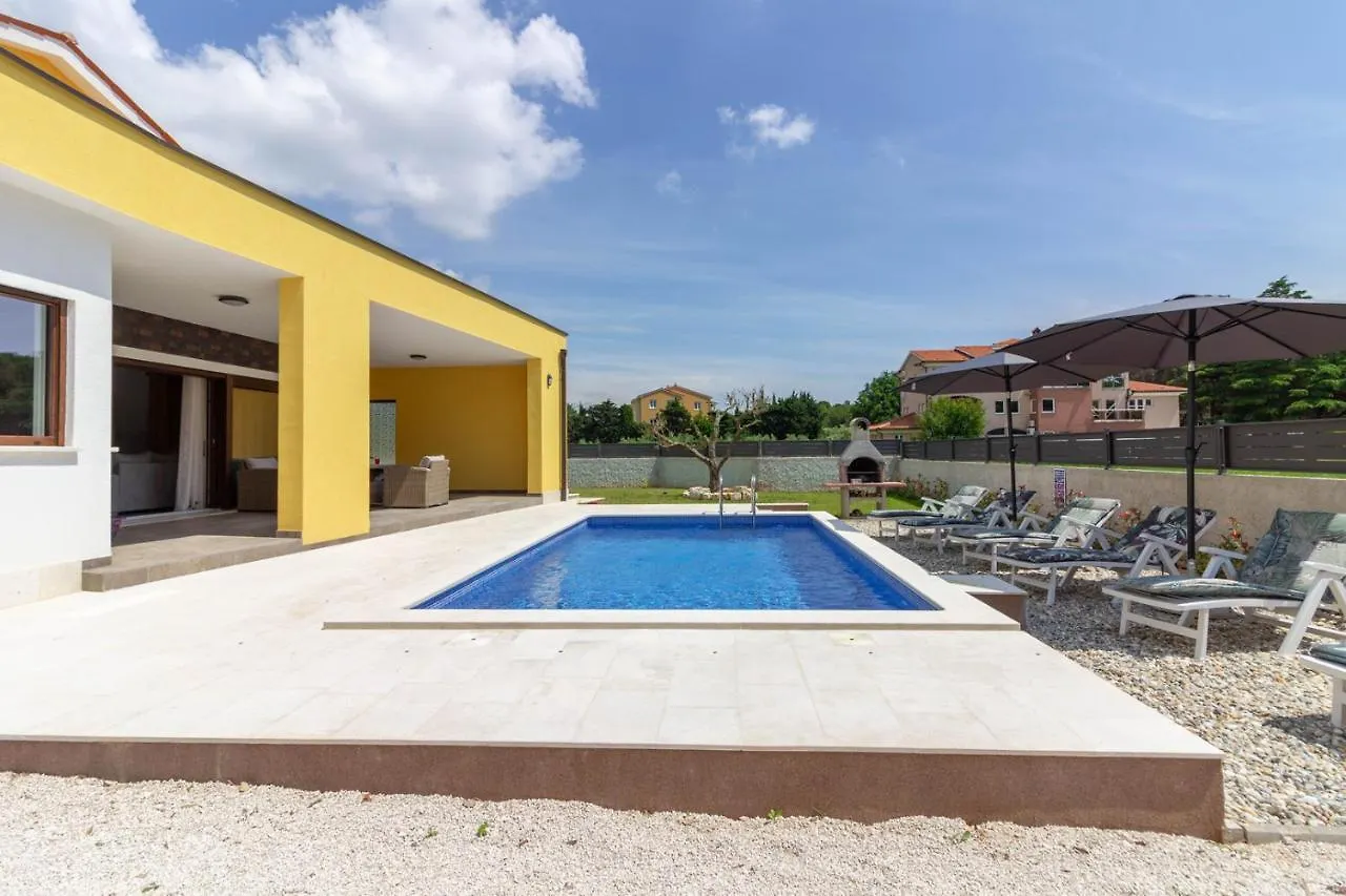Modern Villa Eve In Medulin With Pool Near The Beach